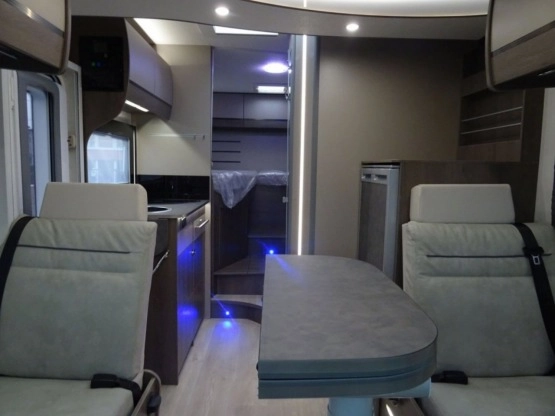                         KAMPER CHAUSSON 767GA TITANIUM TRANSIT 170 KM AUTOMAT NOWY! MODEL 2019 - zdjęcie 3
                        