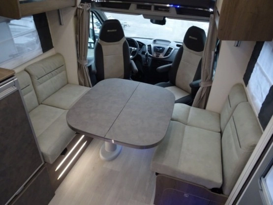                         KAMPER CHAUSSON 767GA TITANIUM TRANSIT 170 KM AUTOMAT NOWY! MODEL 2019 - zdjęcie 4
                        