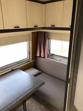                         Przyczepa kempingowa HOBBY CLASSIC BARDZO ZADBANA - zdjęcie 3
                        