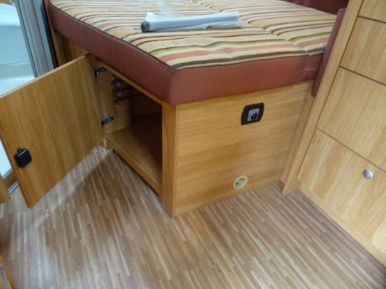                         KAMPER BURSTNER MARANO T640 DUCATO 2.3 JTD 2006 - zdjęcie 15
                        