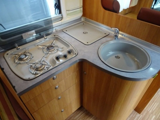                         KAMPER BURSTNER MARANO T640 DUCATO 2.3 JTD 2006 - zdjęcie 17
                        