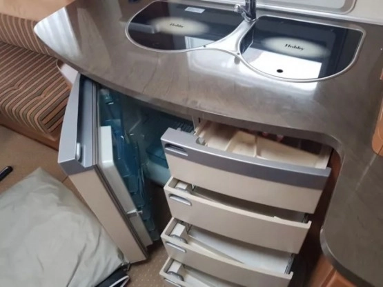                         Przyczepa kempingowa Hobby 560 Ufe Excellent z DK mover, klima, namiot, TV - zdjęcie 4
                        