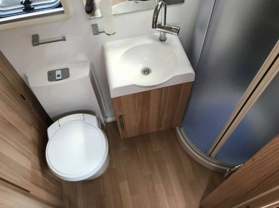                         Przyczepa kempingowa BAILEY UNICORN PANORAMA + ALDE - FILMIK - zdjęcie 10
                        