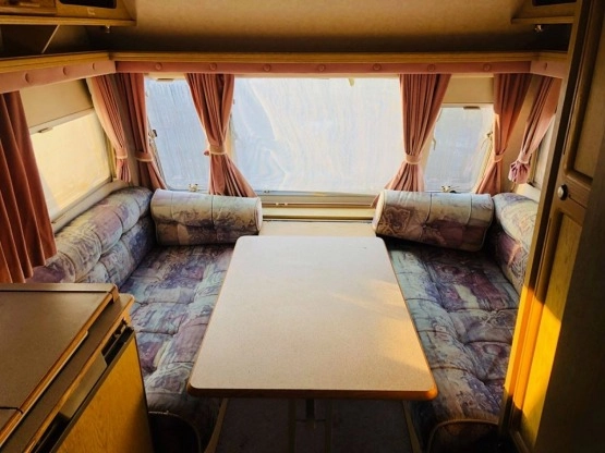                         Przyczepa kempingowa COACHMAN MIRAGE - zdjęcie 10
                        