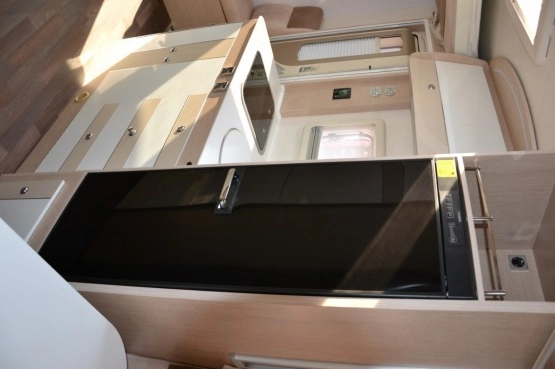                         ILUSION CARAVANING XMK 650 H PLUS 2.0 130KM tylko 6.60m ! - zdjęcie 12
                        