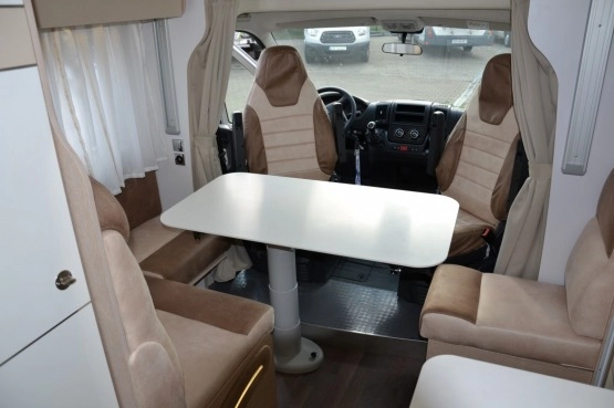                         ILUSION CARAVANING XMK 650 H PLUS 2.0 130KM tylko 6.60m ! - zdjęcie 18
                        