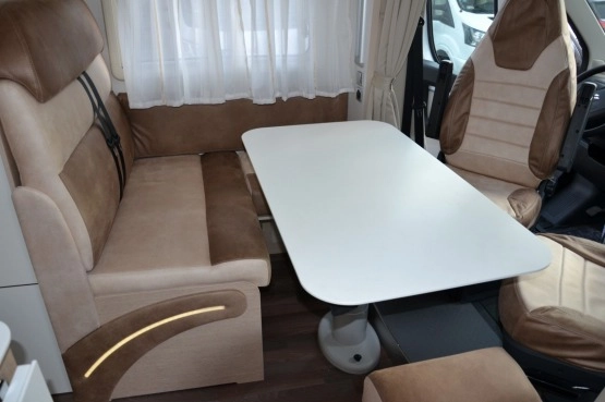                         ILUSION CARAVANING XMK 650 H PLUS 2.0 130KM tylko 6.60m ! - zdjęcie 19
                        