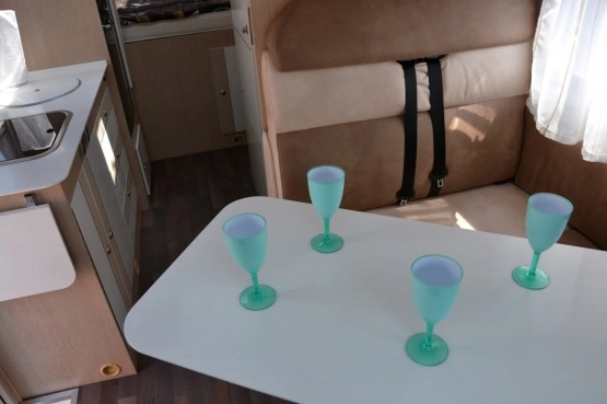                         ILUSION CARAVANING XMK 665 H 2.0 130KM tylko 6.60m ! - zdjęcie 10
                        