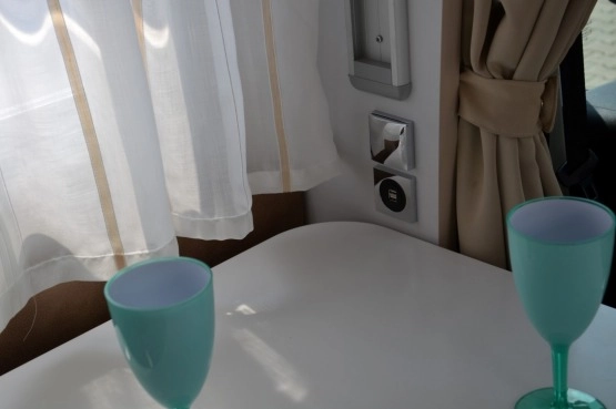                         ILUSION CARAVANING XMK 665 H 2.0 130KM tylko 6.60m ! - zdjęcie 13
                        