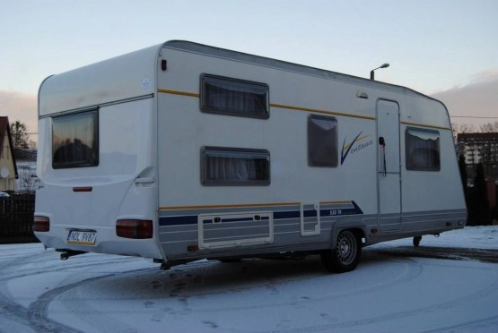                         BURSTNER 530 Zarejestrowana! 6-osobowa! Łóżko piętrowe! Przedsionek! Ciepła woda! - zdjęcie 10
                        