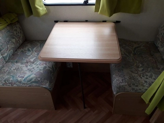                         Przyczepa kempingowa Lunar Freelander 524 - 2000 rok - zdjęcie 10
                        