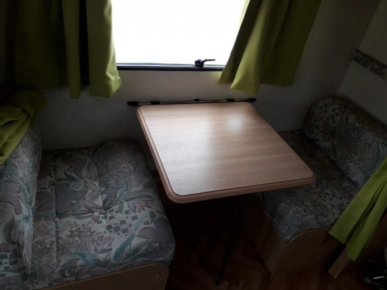                         Przyczepa kempingowa Lunar Freelander 524 - 2000 rok - zdjęcie 22
                        