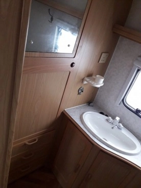                         Przyczepa kempingowa Lunar Freelander 524 - 2000 rok - zdjęcie 23
                        