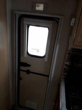                         Przyczepa kempingowa Lunar Freelander 524 - 2000 rok - zdjęcie 2
                        