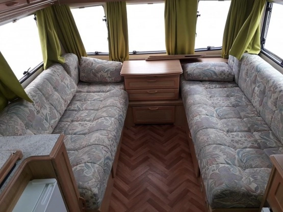                         Przyczepa kempingowa Lunar Freelander 524 - 2000 rok - zdjęcie 9
                        