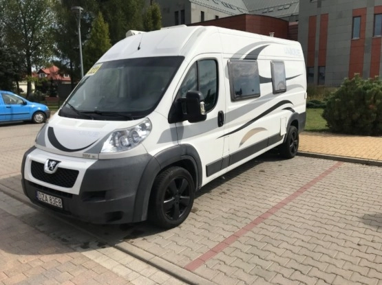                         Peugeot Boxer Kamper, pojemność 3,0, solar, markiza - zdjęcie 10
                        