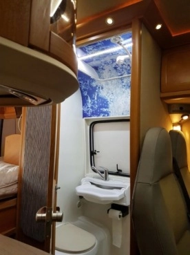                         Peugeot Boxer Kamper, pojemność 3,0, solar, markiza - zdjęcie 5
                        