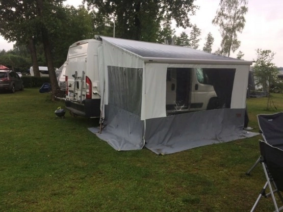                         Peugeot Boxer Kamper, pojemność 3,0, solar, markiza - zdjęcie 8
                        