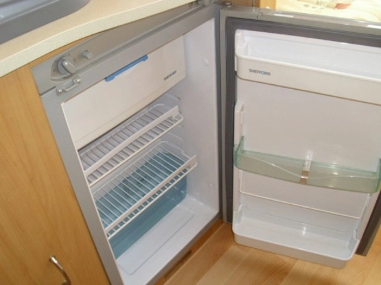                         Przyczepa kempingowa Avondale 545 2008r SOLAR MOVER NAPED - zdjęcie 6
                        