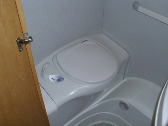                         przyczepa kempingowa Hobby Knaus Eufelland 500 2006r.  - zdjęcie 12
                        