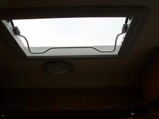                         przyczepa kempingowa Hobby Knaus Eufelland 500 2006r.  - zdjęcie 14
                        