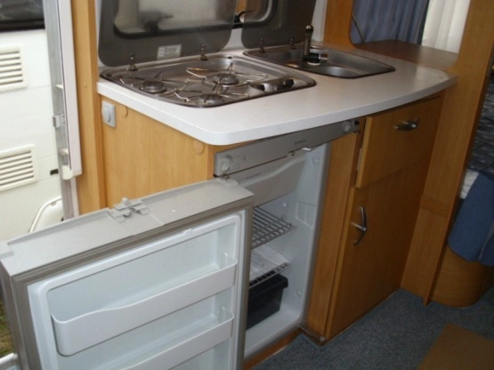                         przyczepa kempingowa Hobby Knaus Eufelland 500 2006r.  - zdjęcie 8
                        