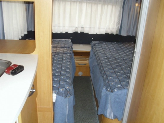                         przyczepa kempingowa Hobby Knaus Eufelland 500 2006r.  - zdjęcie 9
                        