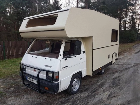                         Mitsubishi L300 85r. 2,4 D, 5-osobowy - zdjęcie 2
                        