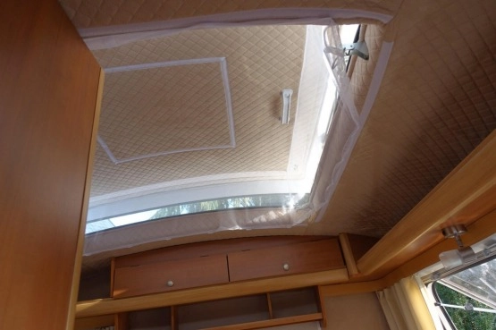                         Nowa Przyczepa Kempingowa 3-osobowa produkcji Niewiadów model N126D. DMC 750kg. - zdjęcie 13
                        