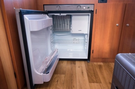                         Nowa Przyczepa Kempingowa 3-osobowa produkcji Niewiadów model N126D. DMC 750kg. - zdjęcie 22
                        