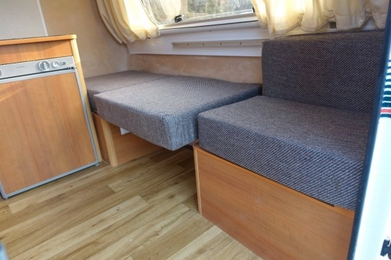                         Nowa Przyczepa Kempingowa 3-osobowa produkcji Niewiadów model N126D. DMC 750kg. - zdjęcie 3
                        