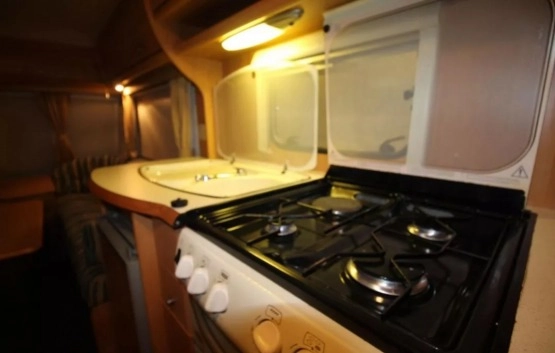                         Przyczepa kempingowa Swift z 2003 roku - zdjęcie 10
                        