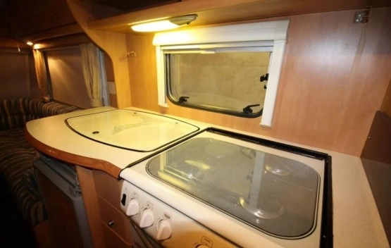                         Przyczepa kempingowa Swift z 2003 roku - zdjęcie 5
                        