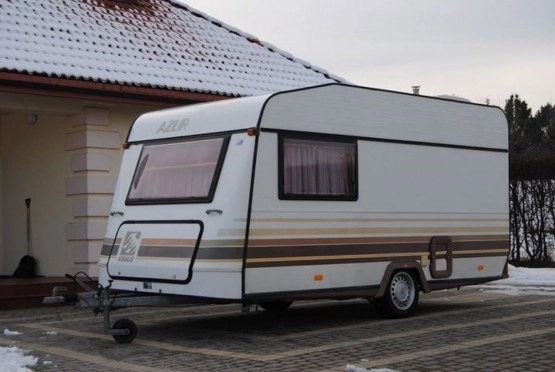                         KNAUS AZUR Zarejestrowana! 2-3 osobowa z WC, Markiza, SUPER STAN, DMC 900 kg - zdjęcie 1
                        