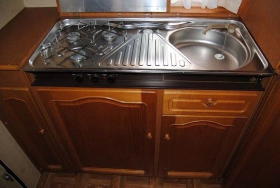                         KNAUS AZUR Zarejestrowana! 2-3 osobowa z WC, Markiza, SUPER STAN, DMC 900 kg - zdjęcie 3
                        