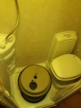                         Sprzedam przyczepę Avandale Dart 475, 4-osobowa - zdjęcie 4
                        