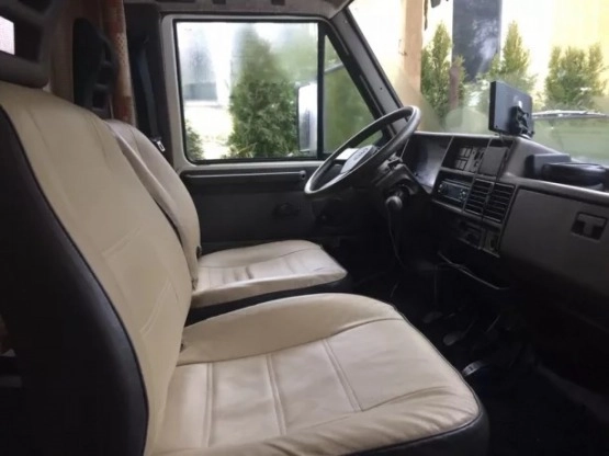                         Kamper Peugeot J5 Burstner A620 2.5D 1990 r. - zdjęcie 2
                        