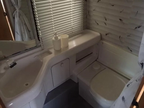                         Kamper Peugeot J5 Burstner A620 2.5D 1990 r. - zdjęcie 3
                        