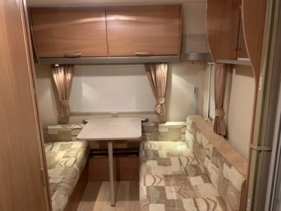                         Przyczepa kempingowa SWIFT CHARISMA Mover/Napęd, 5/6 osobowa - łazienka - zdjęcie 2
                        