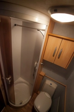                         Przyczepa Kempingowa Sterling Vitesse 460 2005 rok - zdjęcie 15
                        