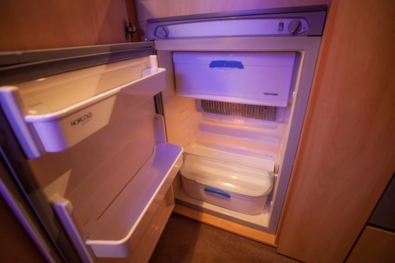                         Przyczepa Kempingowa Sterling Vitesse 460 2005 rok - zdjęcie 19
                        