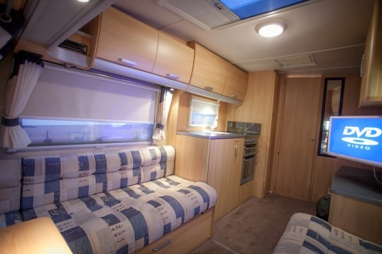                         Przyczepa Kempingowa Sterling Vitesse 460 2005 rok - zdjęcie 5
                        