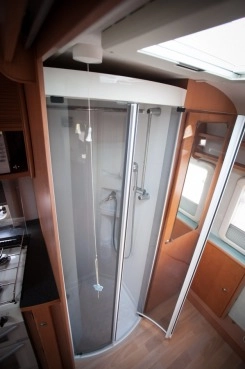                         rzyczepa kempingowa AVONDALE AVOCET 2os 2005 – MOTOR MOVER (parkowanie z pilota) - zdjęcie 11
                        