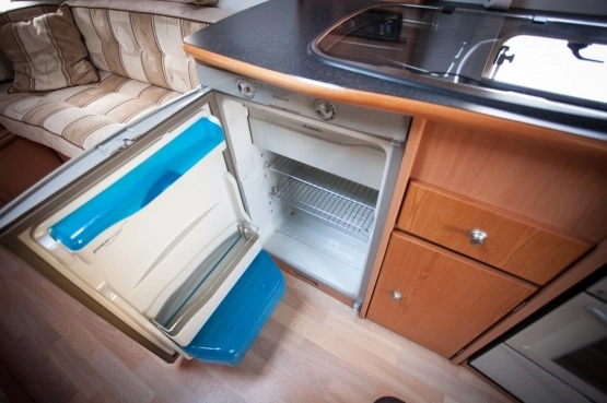                         rzyczepa kempingowa AVONDALE AVOCET 2os 2005 – MOTOR MOVER (parkowanie z pilota) - zdjęcie 12
                        