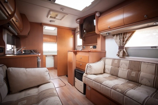                         rzyczepa kempingowa AVONDALE AVOCET 2os 2005 – MOTOR MOVER (parkowanie z pilota) - zdjęcie 13
                        