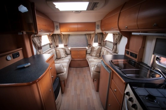                         rzyczepa kempingowa AVONDALE AVOCET 2os 2005 – MOTOR MOVER (parkowanie z pilota) - zdjęcie 4
                        