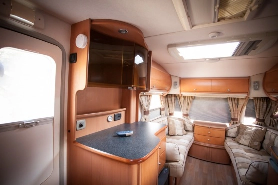                         rzyczepa kempingowa AVONDALE AVOCET 2os 2005 – MOTOR MOVER (parkowanie z pilota) - zdjęcie 6
                        