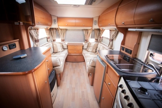                         rzyczepa kempingowa AVONDALE AVOCET 2os 2005 – MOTOR MOVER (parkowanie z pilota) - zdjęcie 9
                        