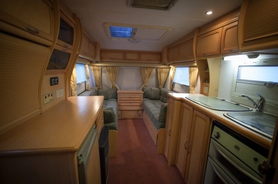                         Przyczepa kempingowa COMPASS OMEGA 2os 2003 rok ZAREJESTROWANA - zdjęcie 3
                        