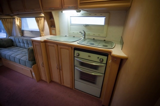                         Przyczepa kempingowa COMPASS OMEGA 2os 2003 rok ZAREJESTROWANA - zdjęcie 5
                        